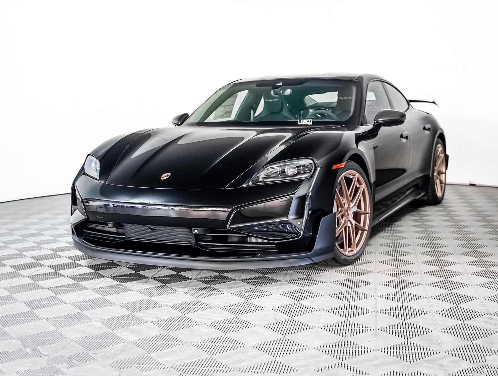 2025 Porsche Taycan Turbo GT