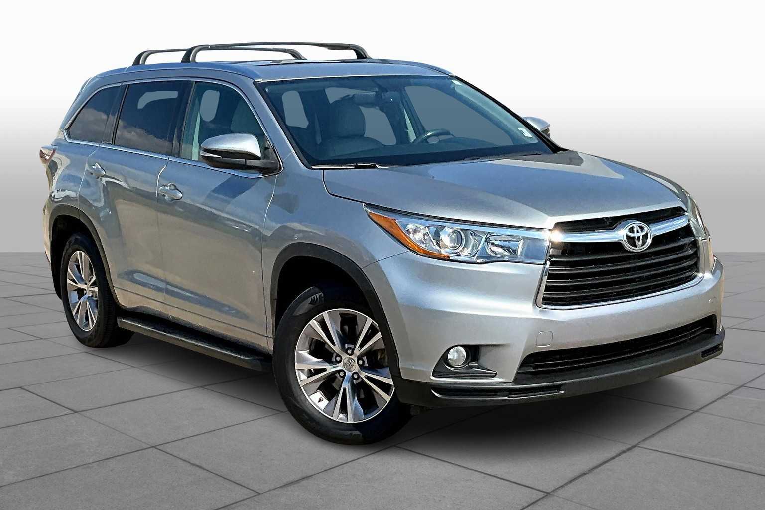 2015 Toyota Highlander XLE photo 2