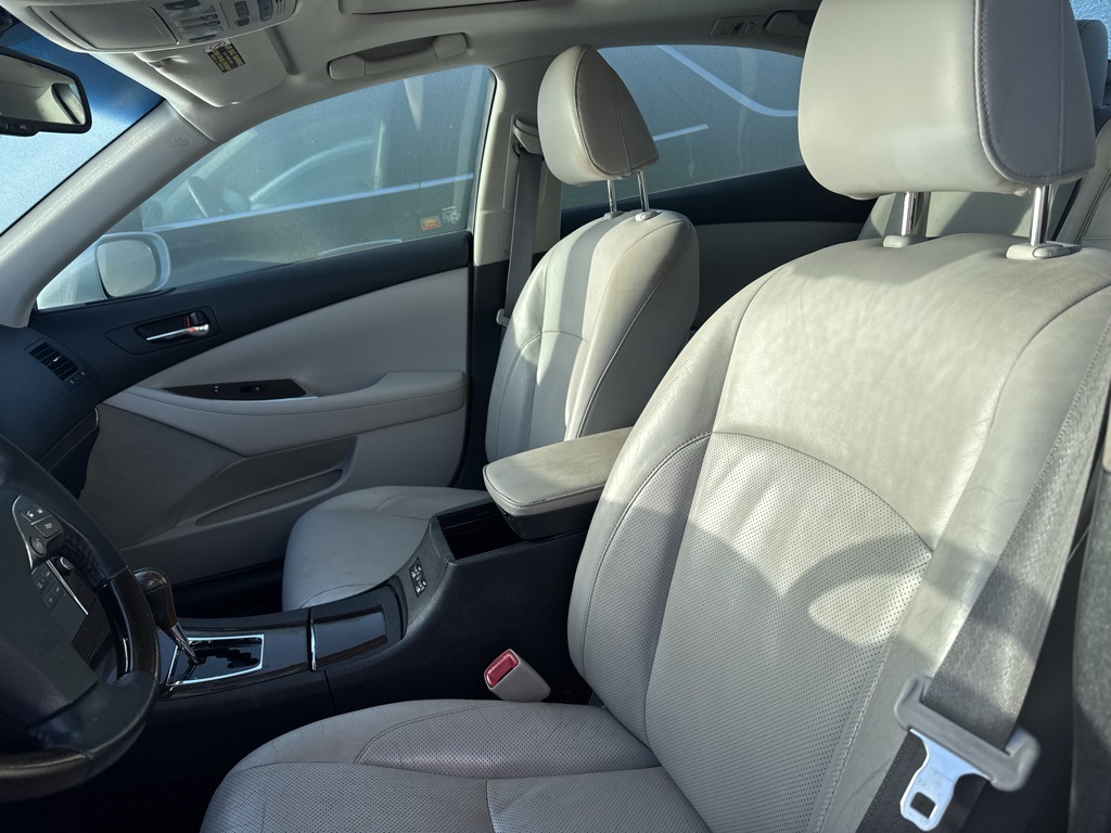 2011 Lexus ES 350 Base photo 5