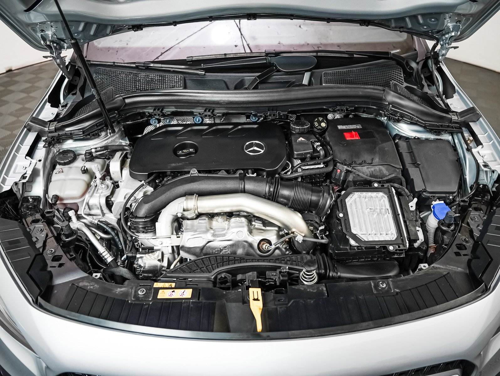 2025 Mercedes Benz GLA 250 photo 3