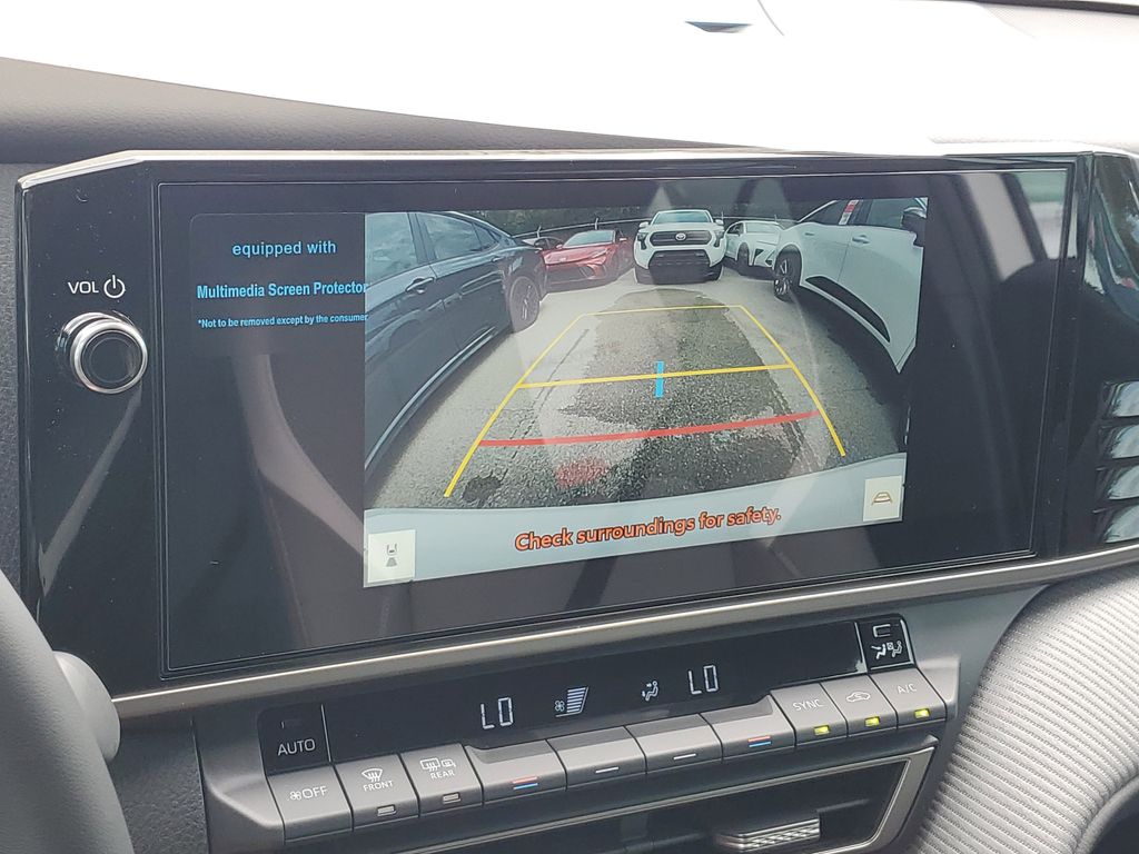 2025 Toyota Camry SE photo 19