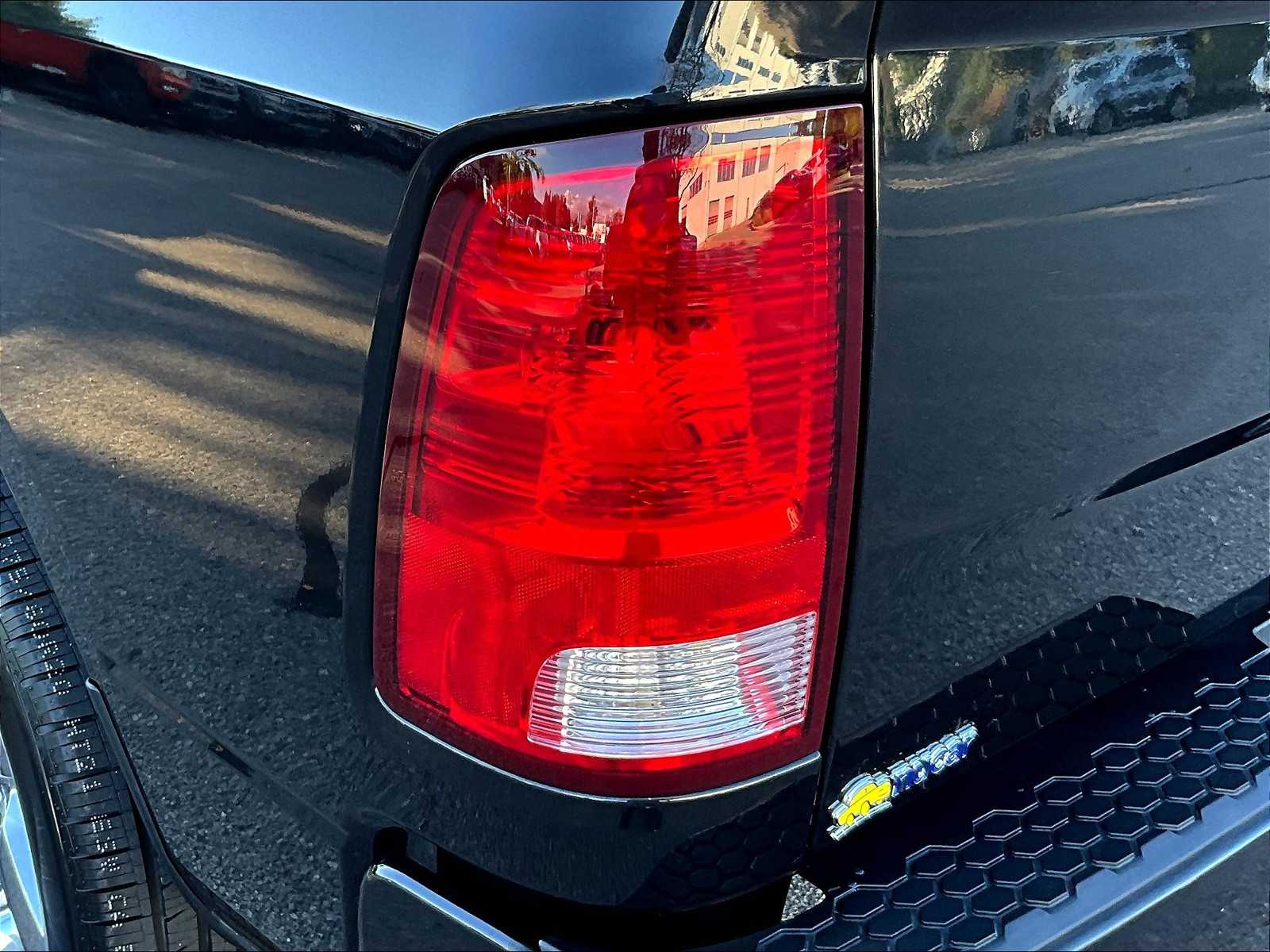 2019 Ram 1500 Tradesman ST photo 32