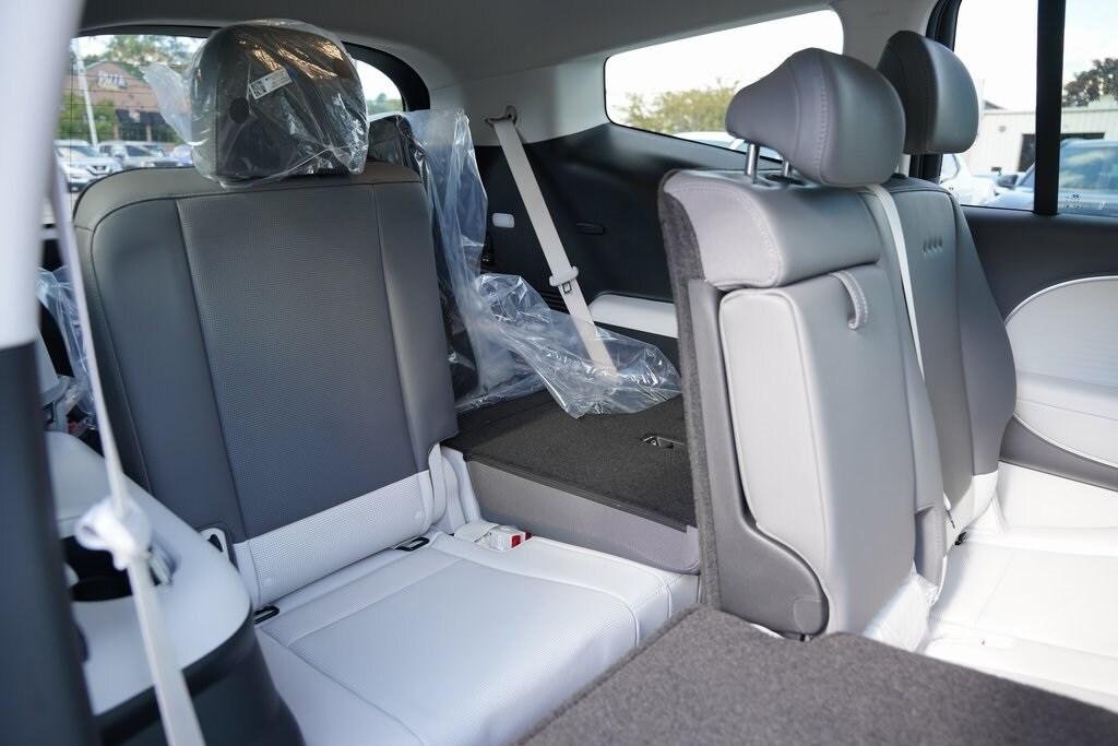 2026 Hyundai Ioniq SEL photo 12