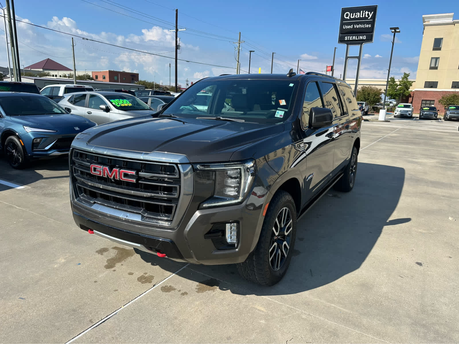 2021 Gmc Yukon XL AT4 photo 2