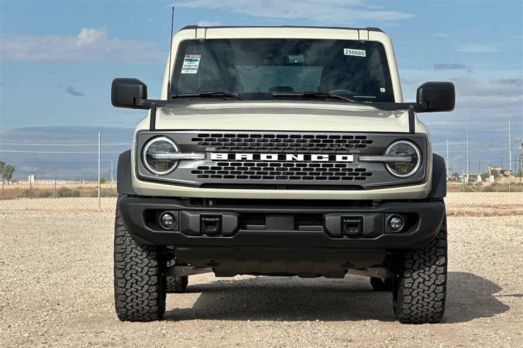 2025 Ford Bronco Badlands photo 9