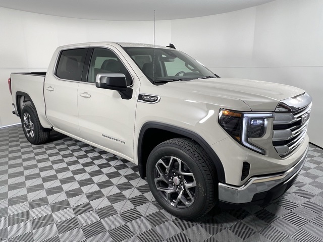 2026 GMC Sierra 1500 SLE's photo