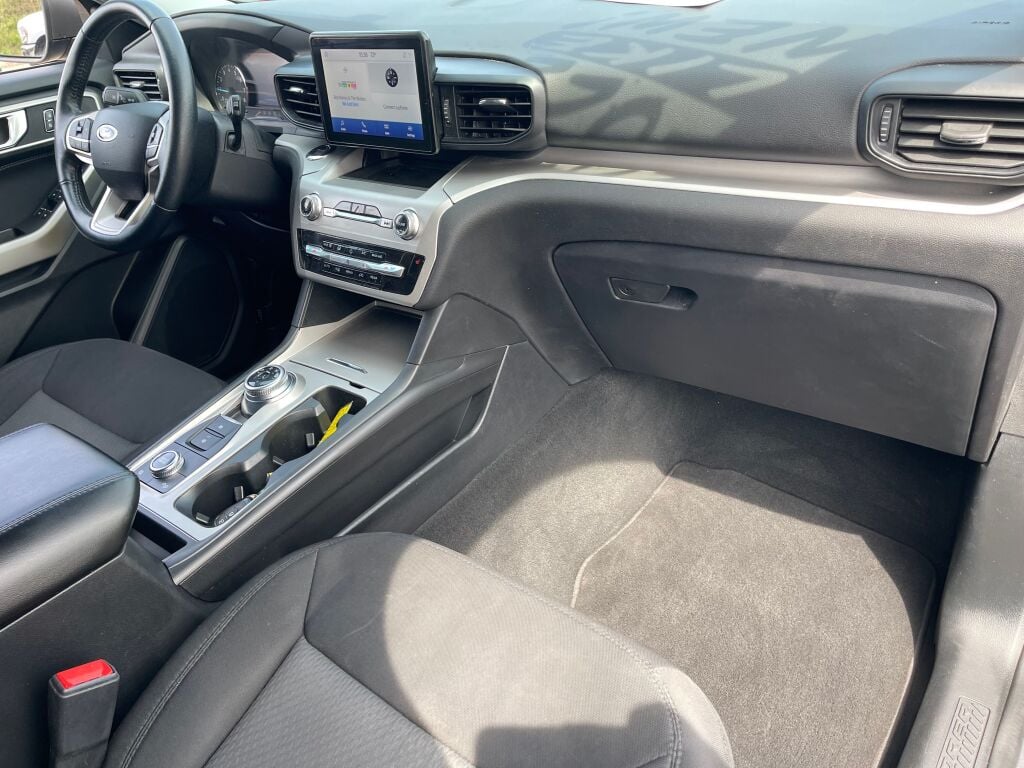 2022 Ford Explorer XLT photo 24