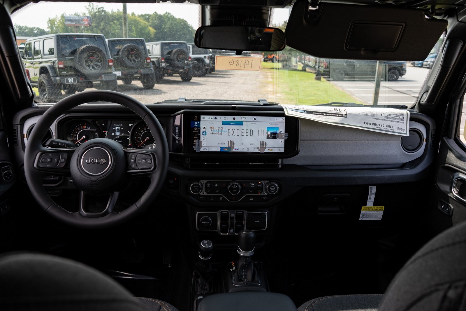 2025 Jeep Gladiator Sport photo 19