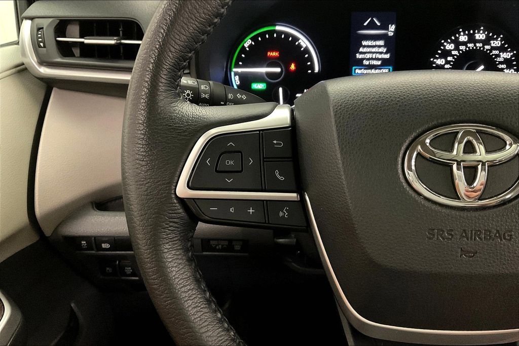 2021 Toyota Sienna XLE photo 18