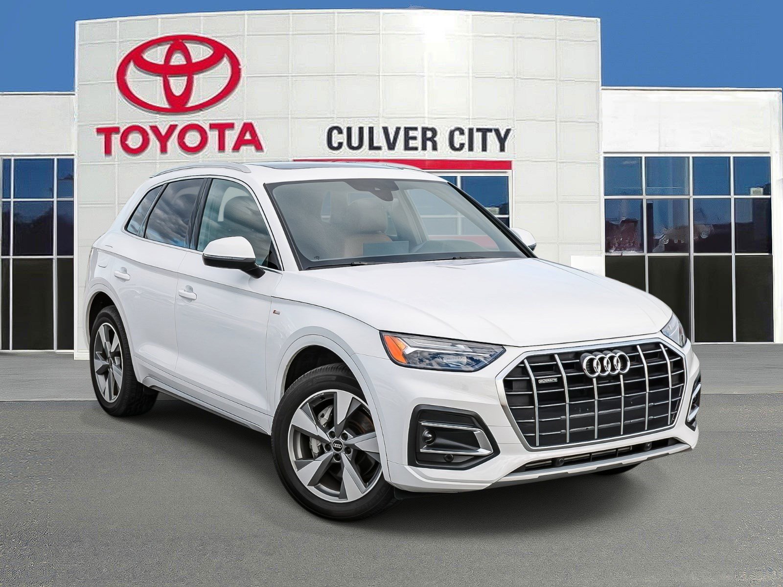 2024 Audi Q5 Premium's photo