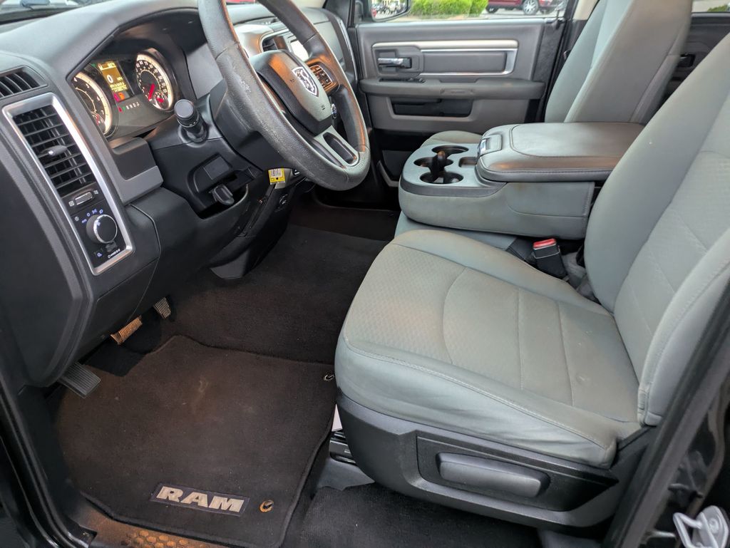 2016 Ram 1500 SLT photo 11