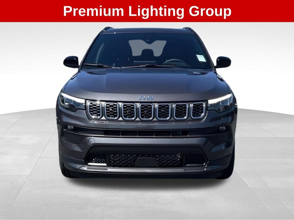 2024 Jeep Compass Latitude Lux photo 3