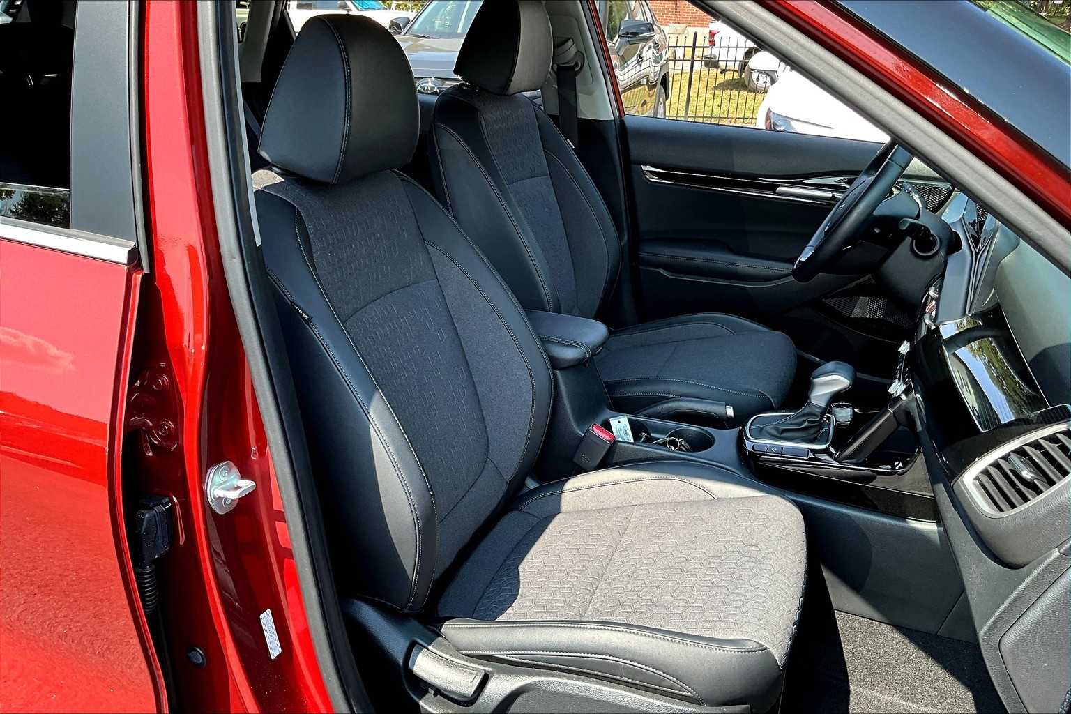 2024 Kia Seltos S photo 6
