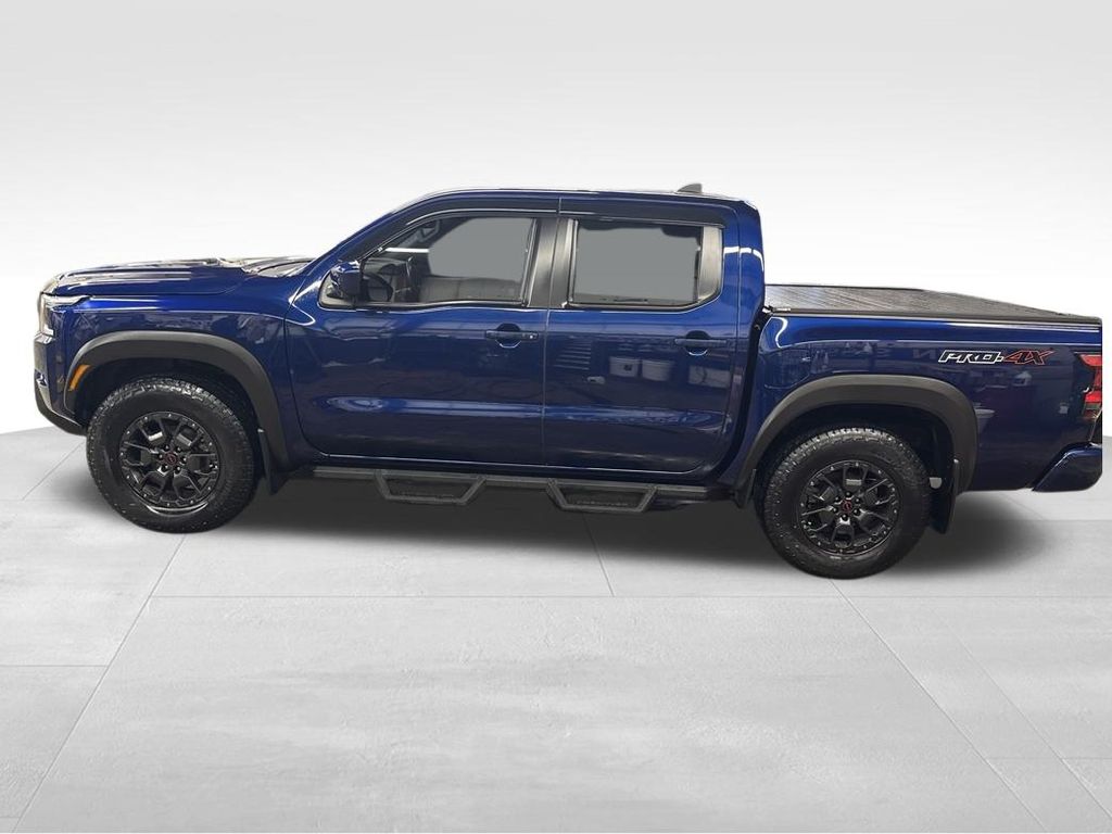2022 Nissan Frontier PRO-4X photo 2