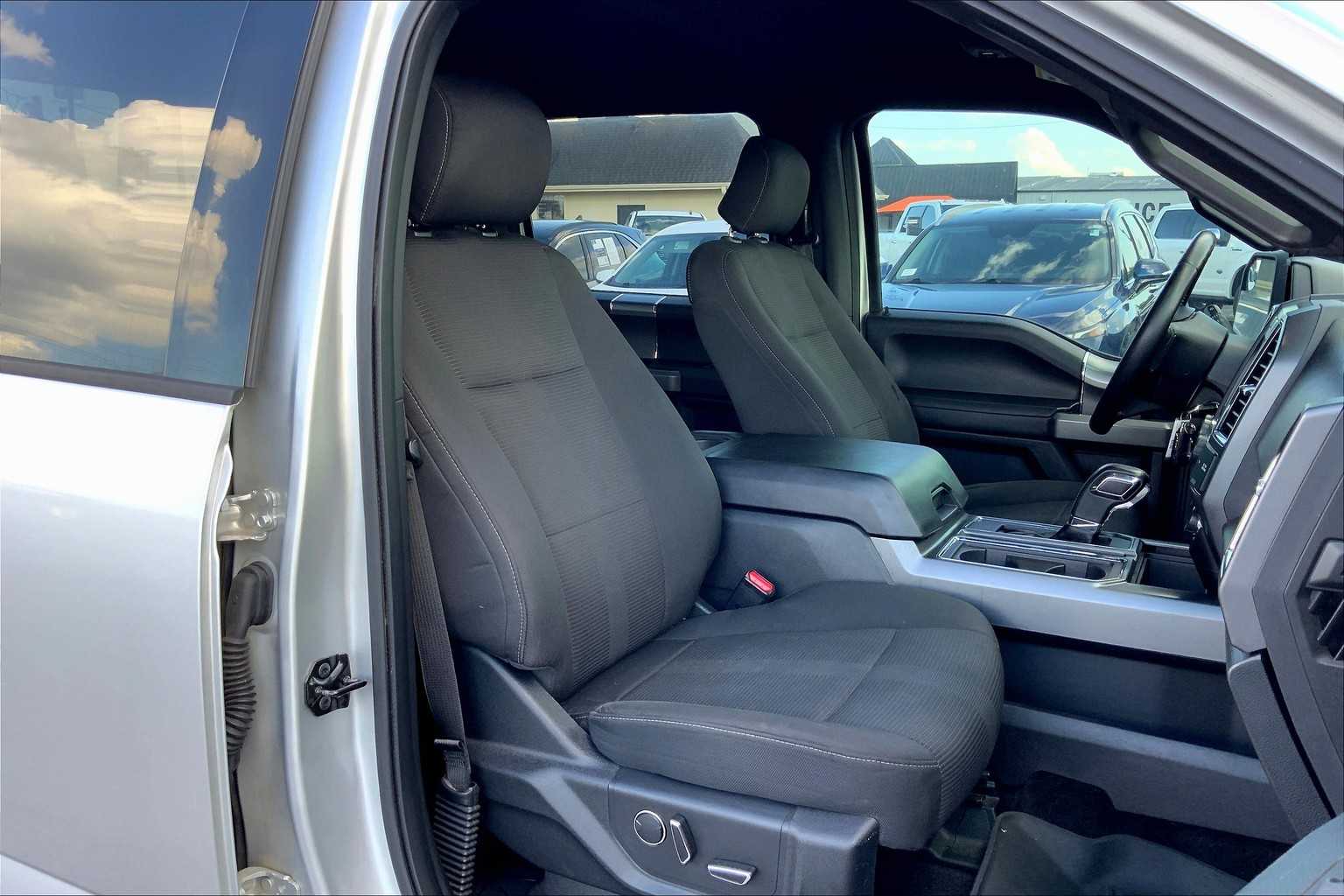 2015 Ford F-150 XLT photo 8