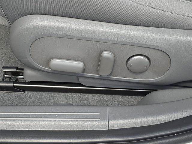 2025 Hyundai Ioniq 5 SE photo 12