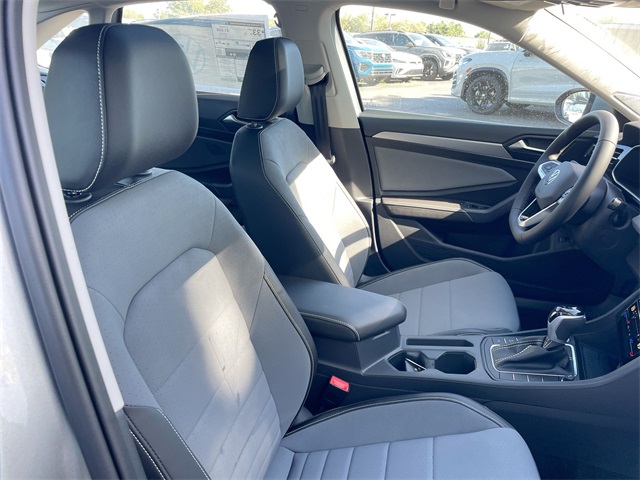 2025 Volkswagen Jetta 1.5T SE photo 38