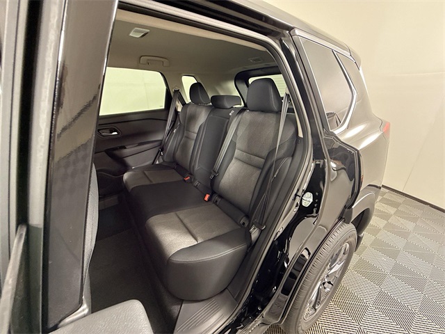 2026 Nissan Rogue SV photo 5