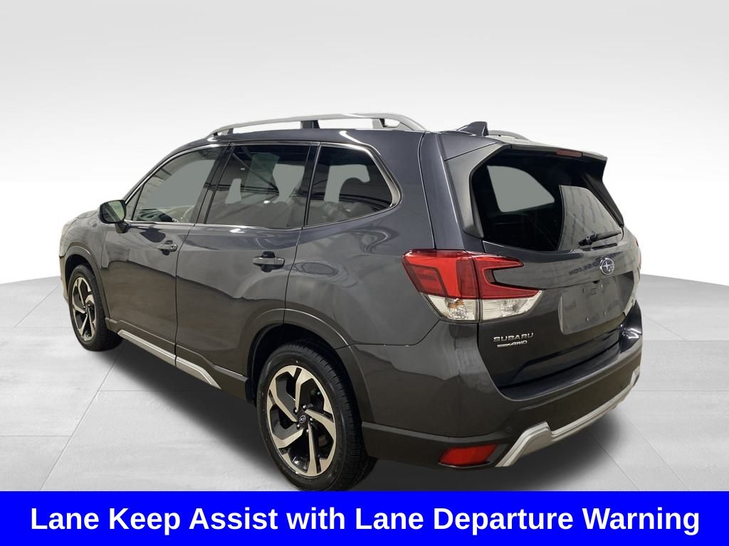2022 Subaru Forester Touring photo 4