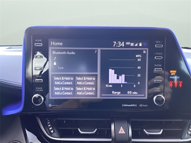 2022 Toyota C-HR XLE photo 24