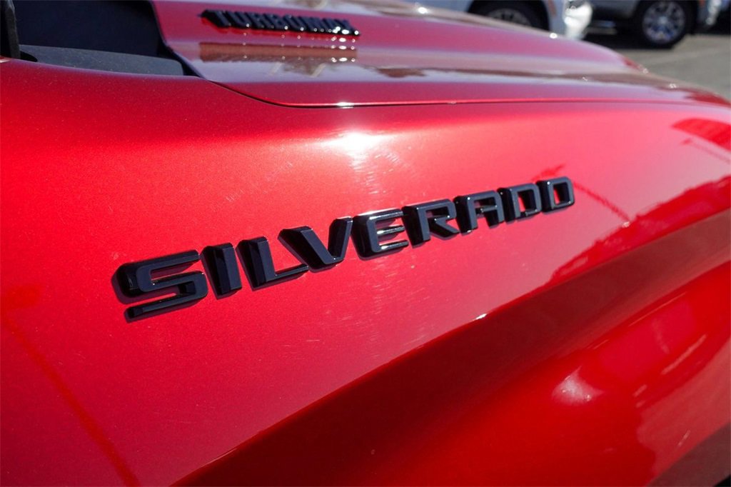 2025 Chevrolet Silverado 1500 RST photo 5