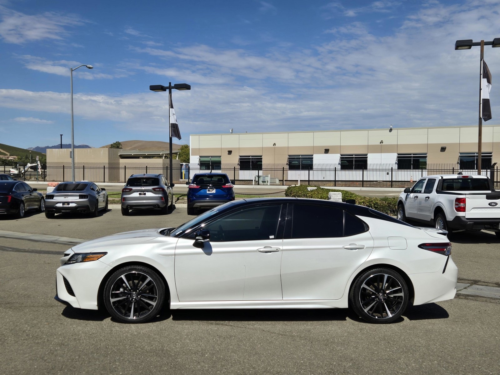 2019 Toyota Camry XSE photo 6