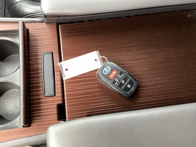 2021 Toyota Sienna LE photo 27
