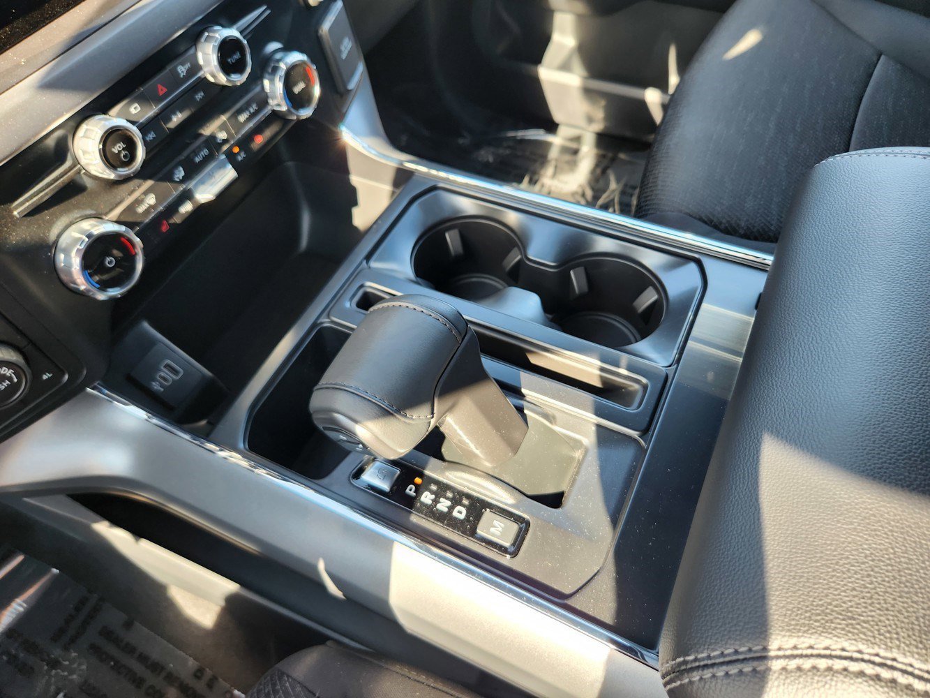 2025 Ford F-150 XLT photo 8