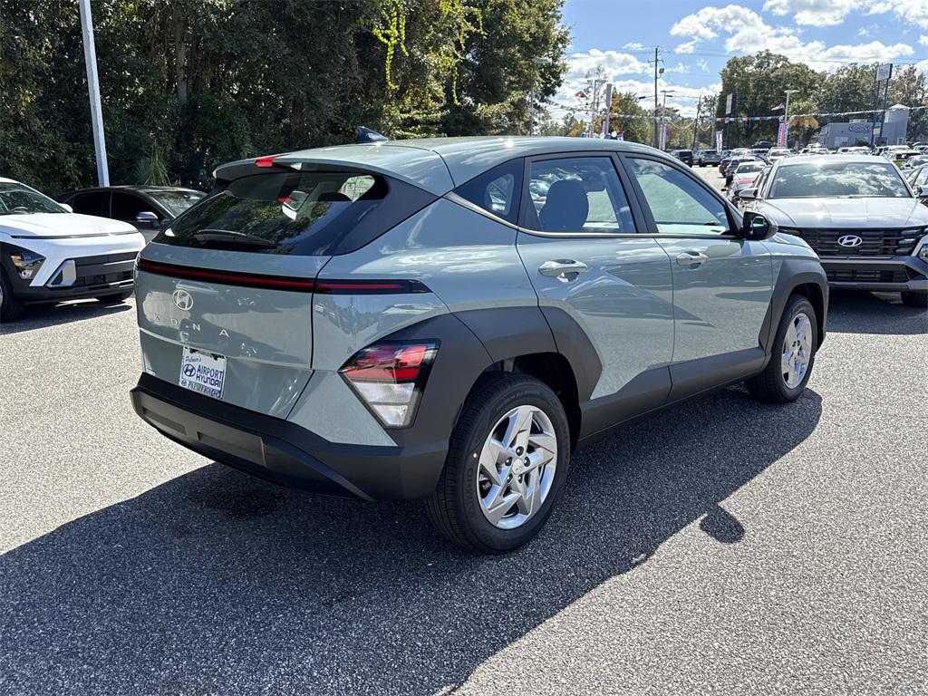 2026 Hyundai Kona SE photo 3