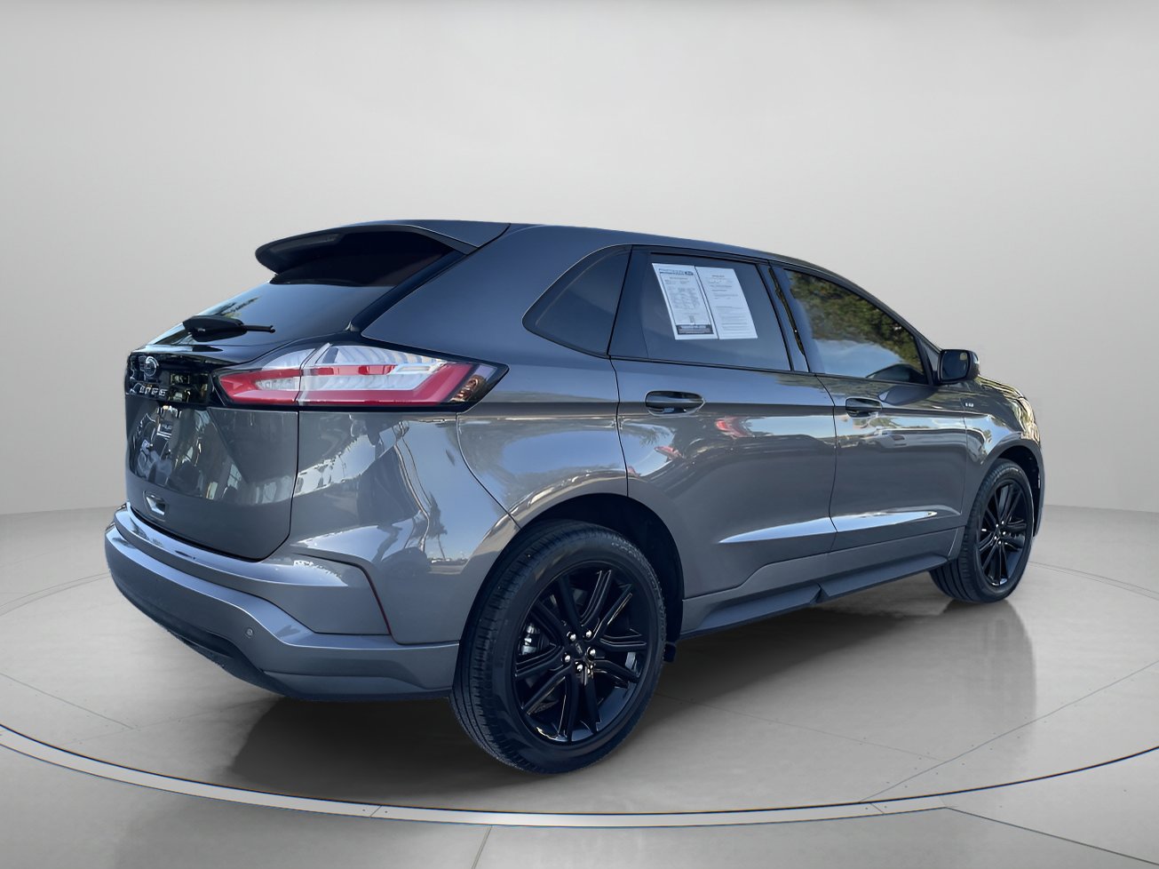 2024 Ford Edge ST photo 3