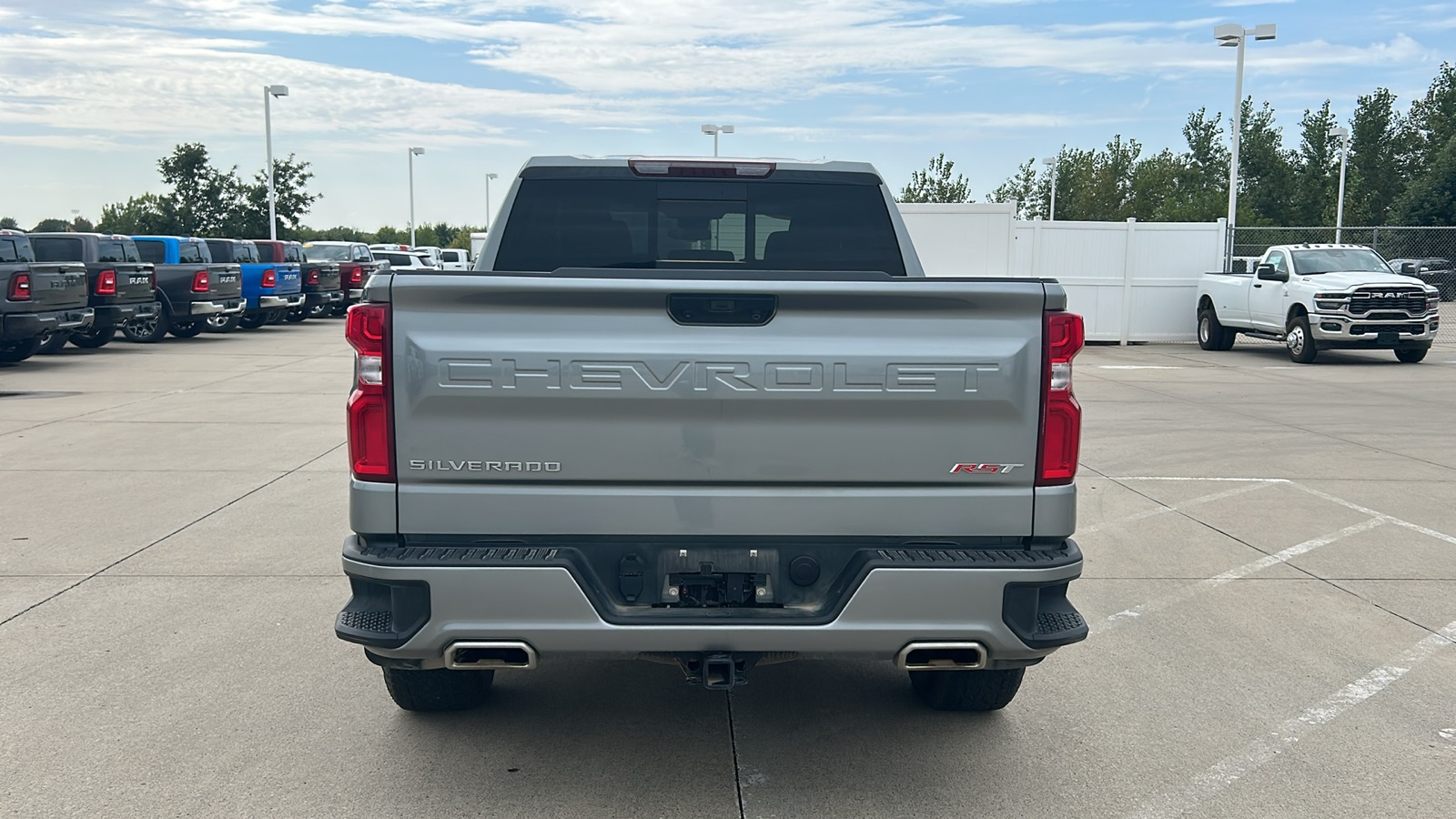 2024 Chevrolet Silverado 1500 RST photo 4