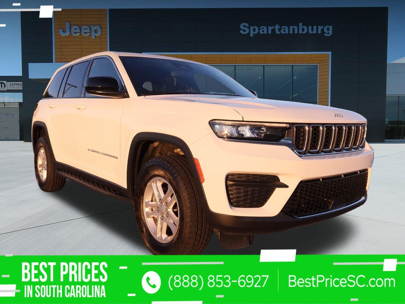 2024 Jeep Grand Cherokee Laredo's photo