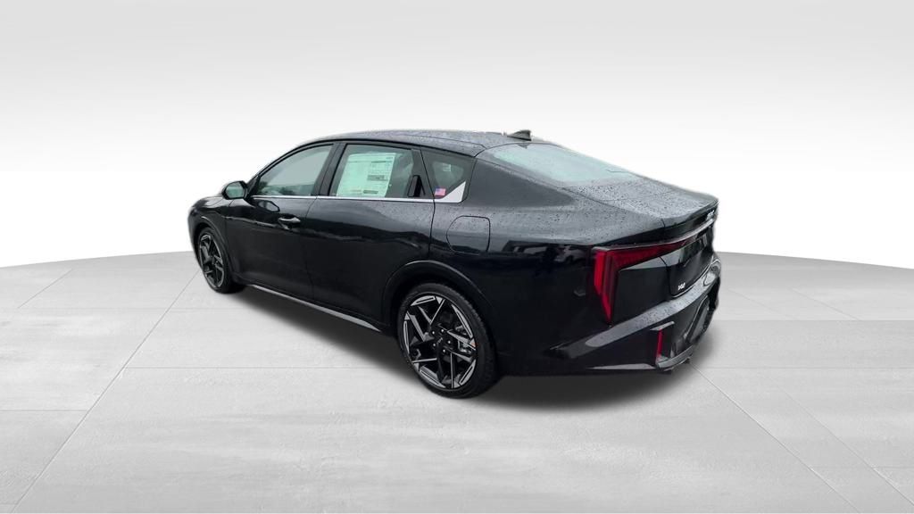 2025 Kia K4 GT-Line photo 3