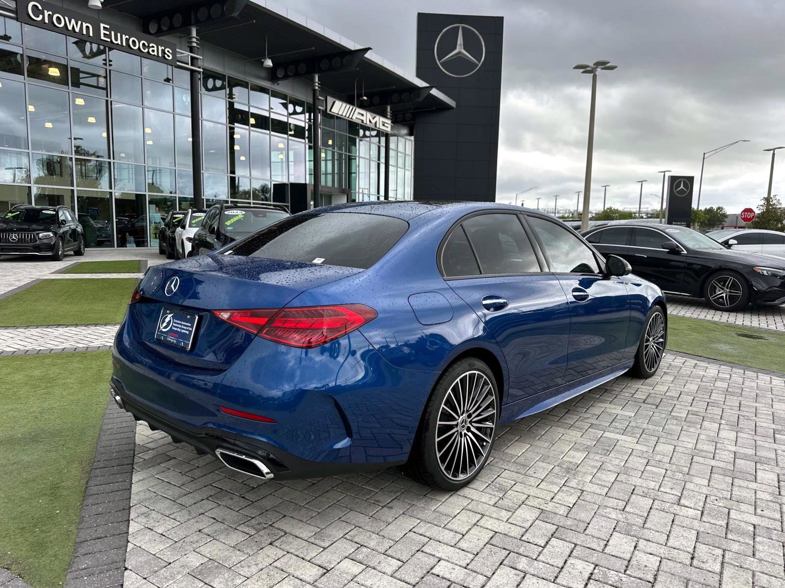 2025 Mercedes Benz C 300 Sedan photo 4