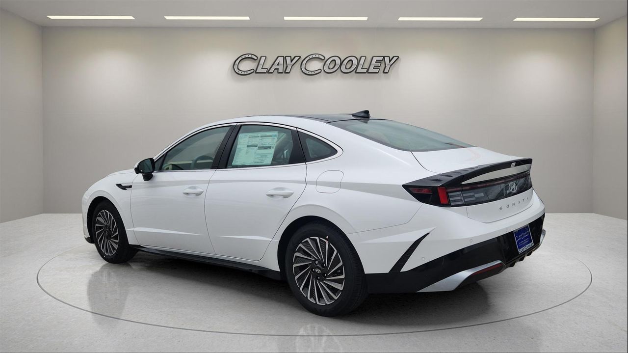 2025 Hyundai Sonata Hybrid Limited photo 5