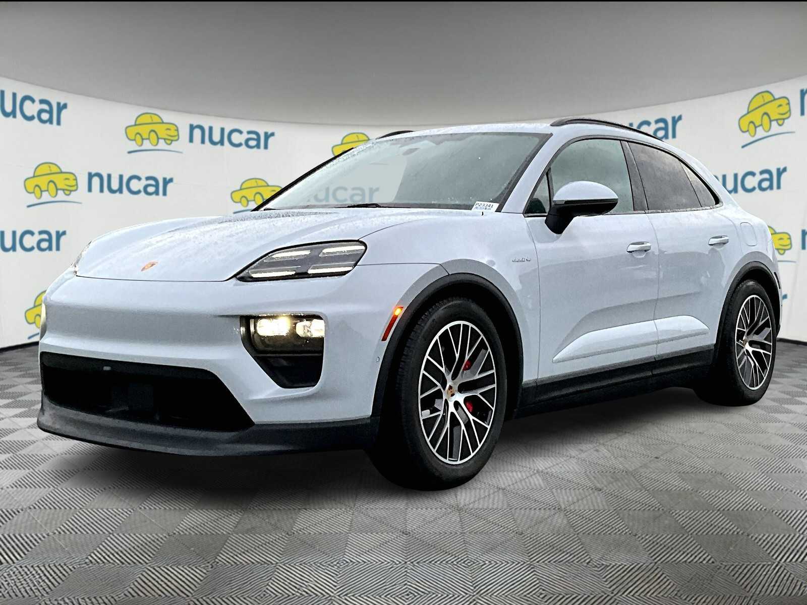 2025 Porsche Macan Electric photo 3