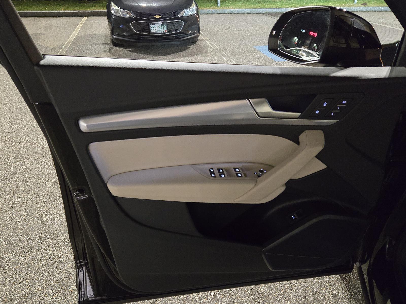 2025 Audi Q5 S line Premium photo 4