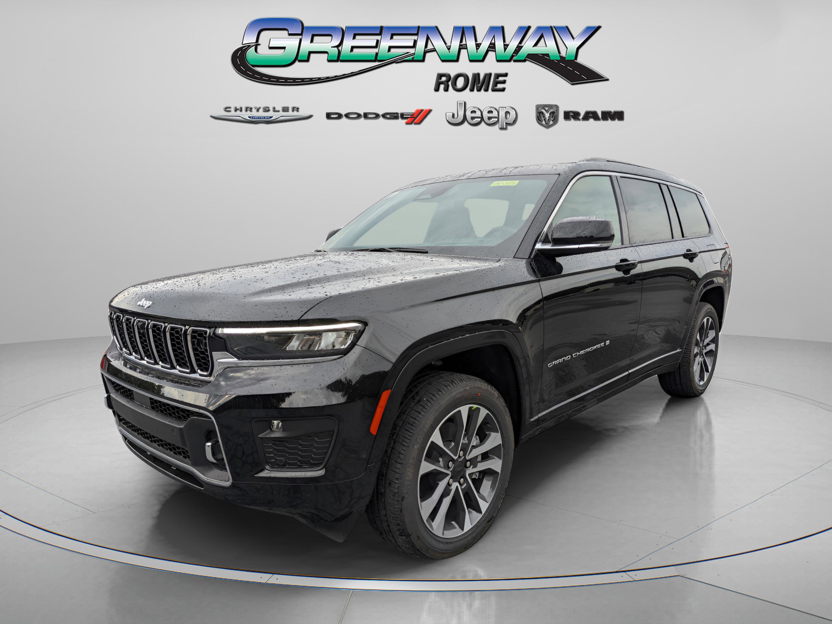 2025 Jeep Grand Cherokee Overland photo 3
