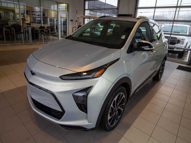 Used 2023 Chevrolet Bolt EUV Premier with VIN 1G1FZ6S02P4123620 for sale in Davison, MI