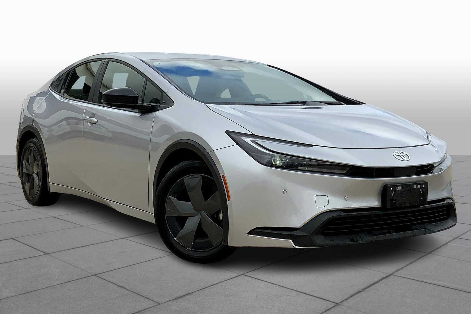 2024 Toyota Prius XLE photo 2