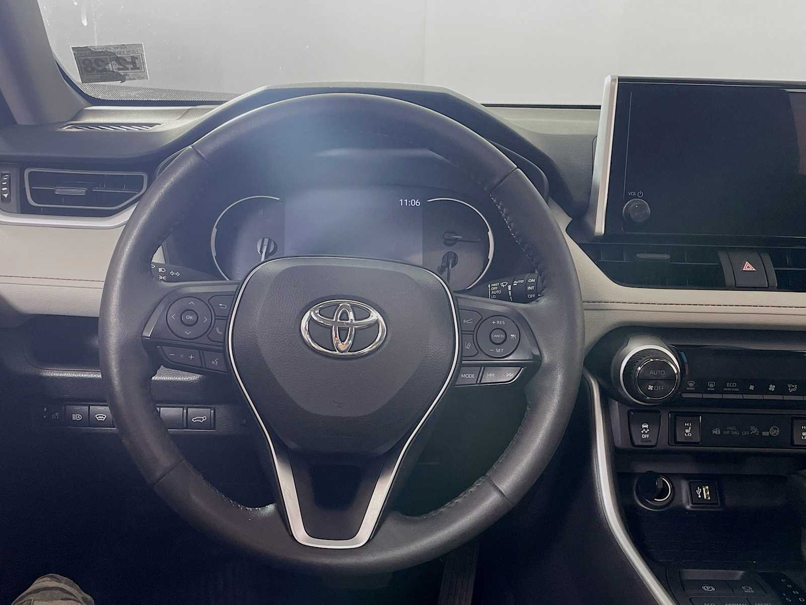 2024 Toyota RAV4 XLE photo 9