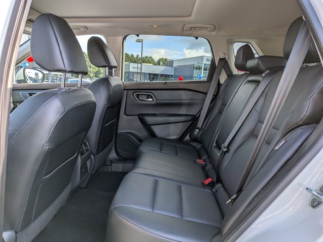 2021 Nissan Rogue SV photo 9