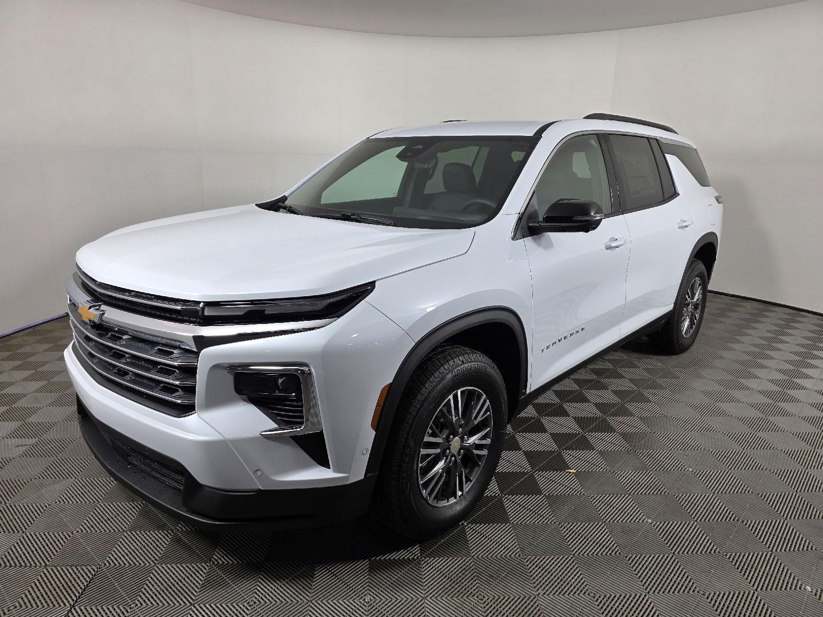 2026 Chevrolet Traverse LT's photo