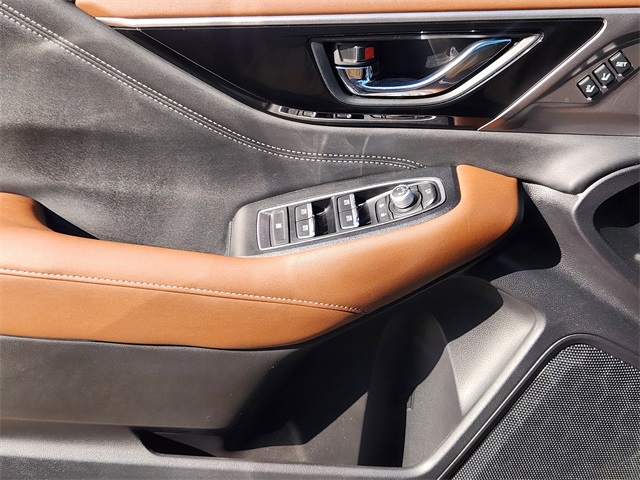2021 Subaru Outback Touring photo 21