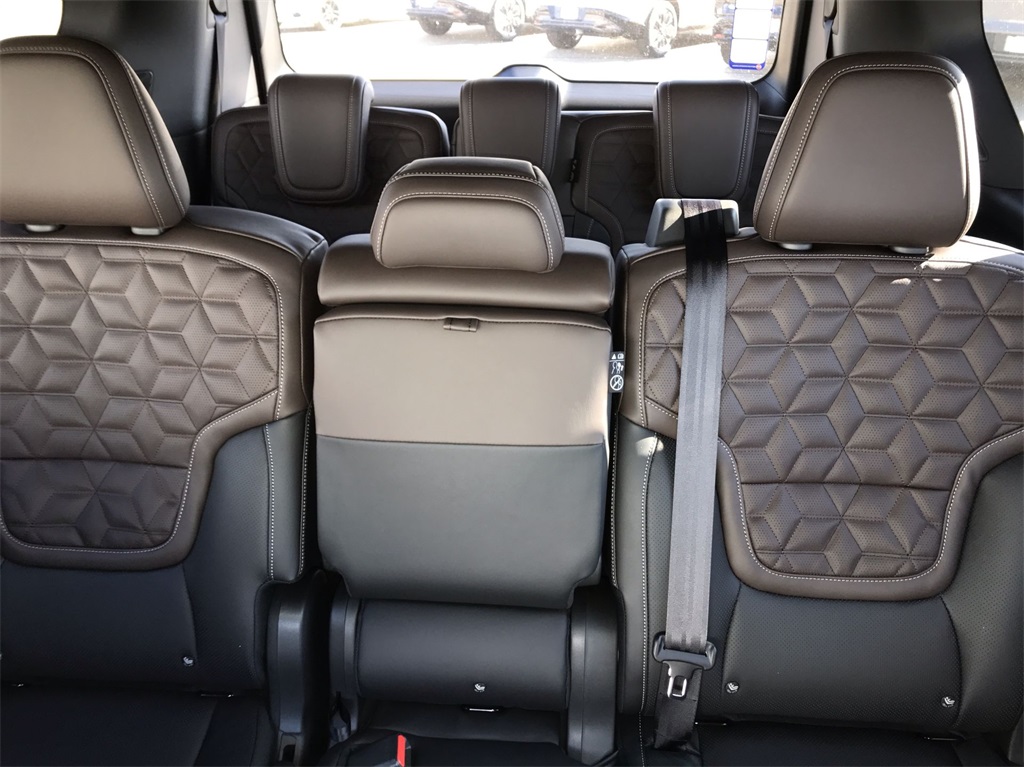 2025 Nissan Armada Platinum photo 23