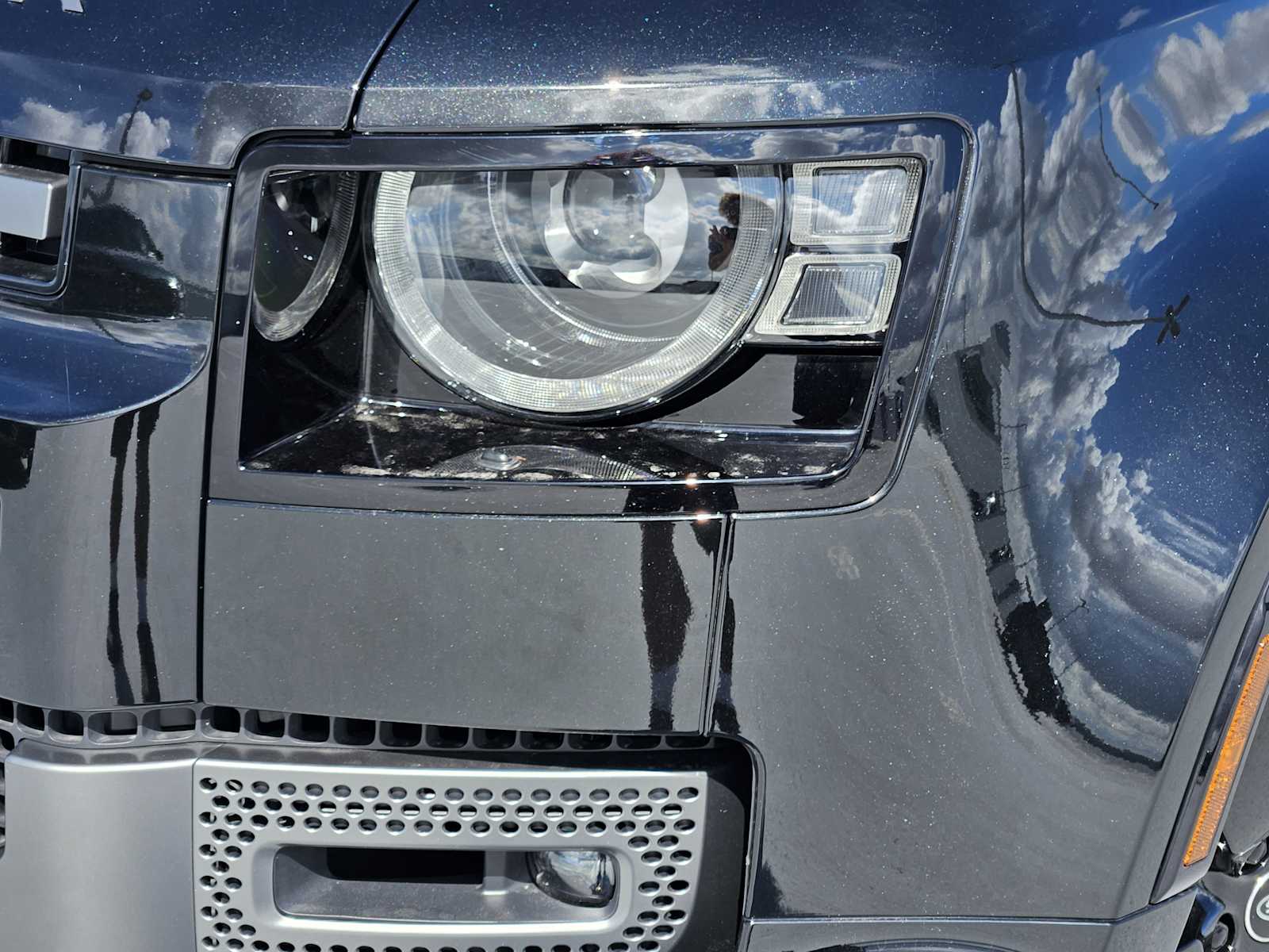 2025 Land Rover Defender 130 V8 photo 10