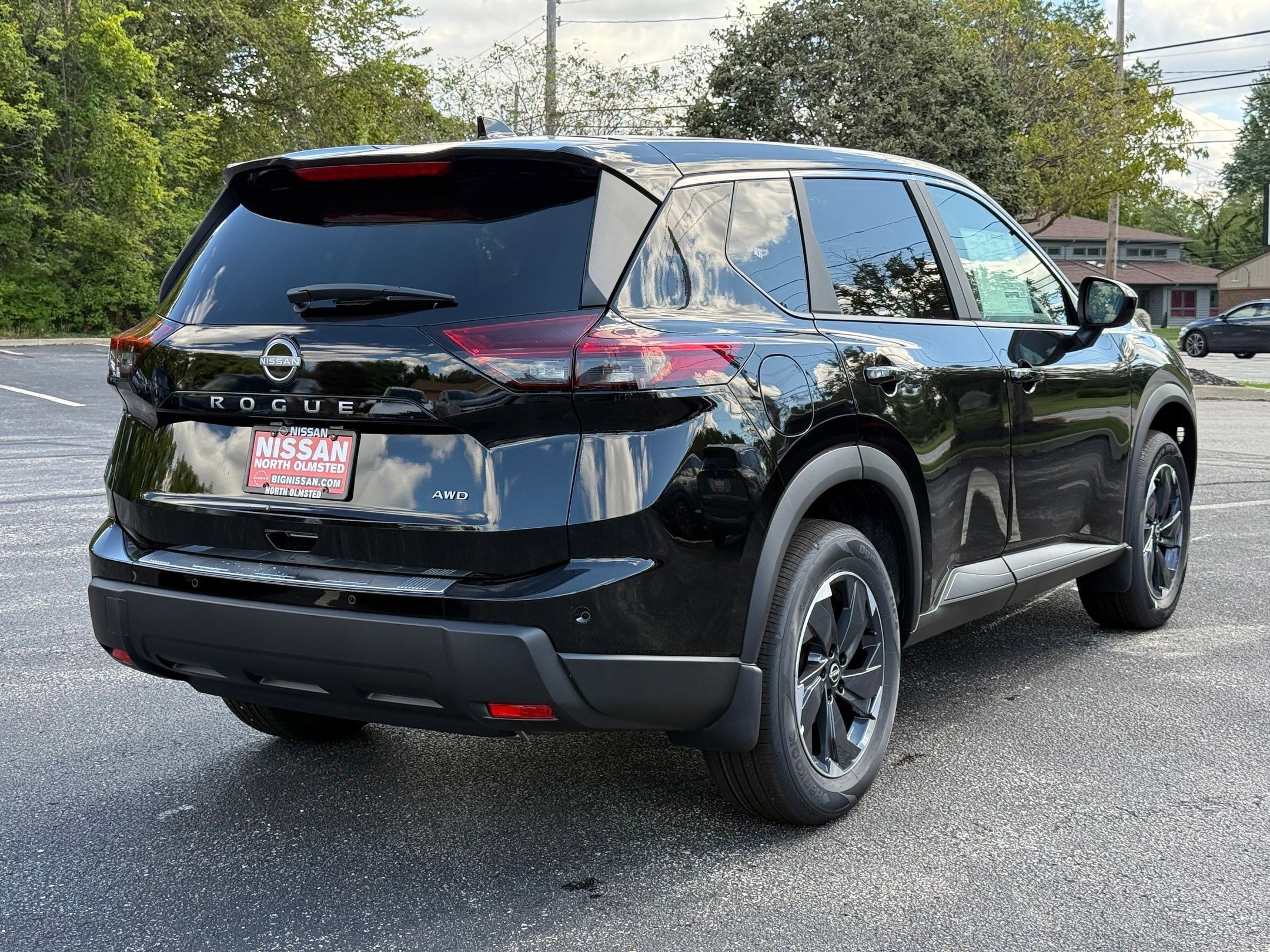 2026 Nissan Rogue SV photo 2