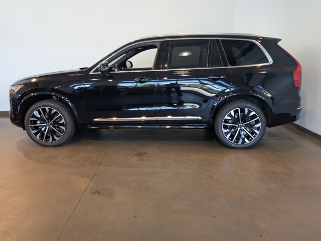 2026 Volvo XC90 B5 Plus photo 3