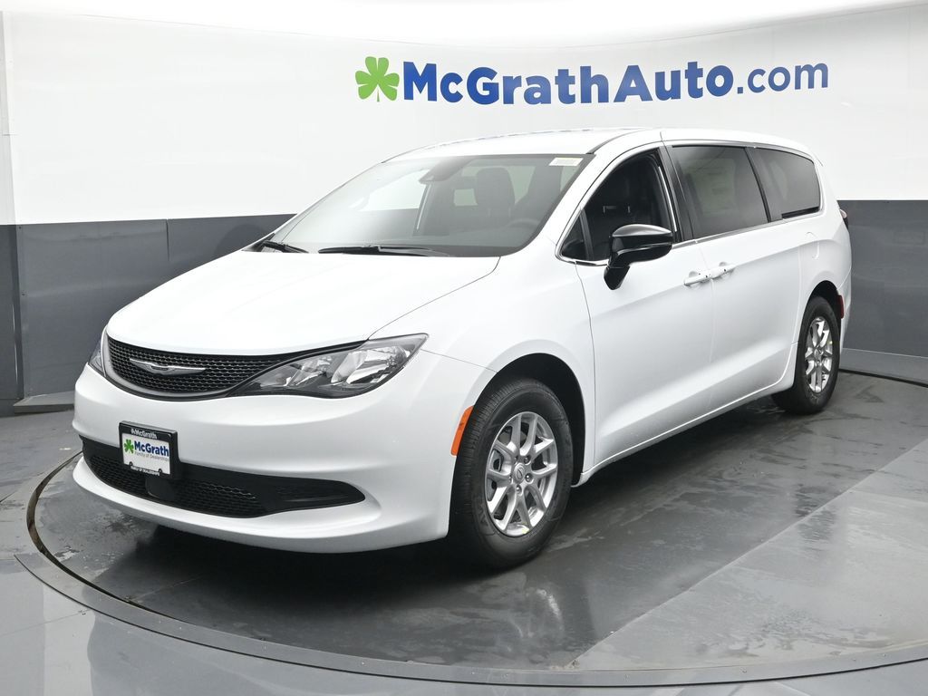 2026 Chrysler Voyager LX photo 16