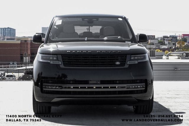 2025 Land Rover Range Rover SE photo 2